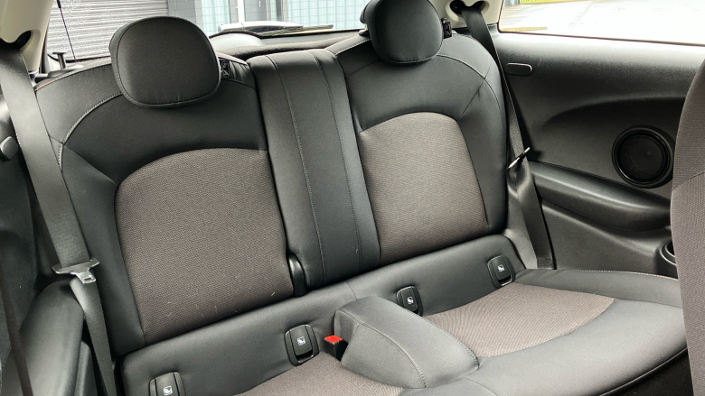 MINI Hatchback 1.5 Cooper Classic 3dr Petrol Hatchback